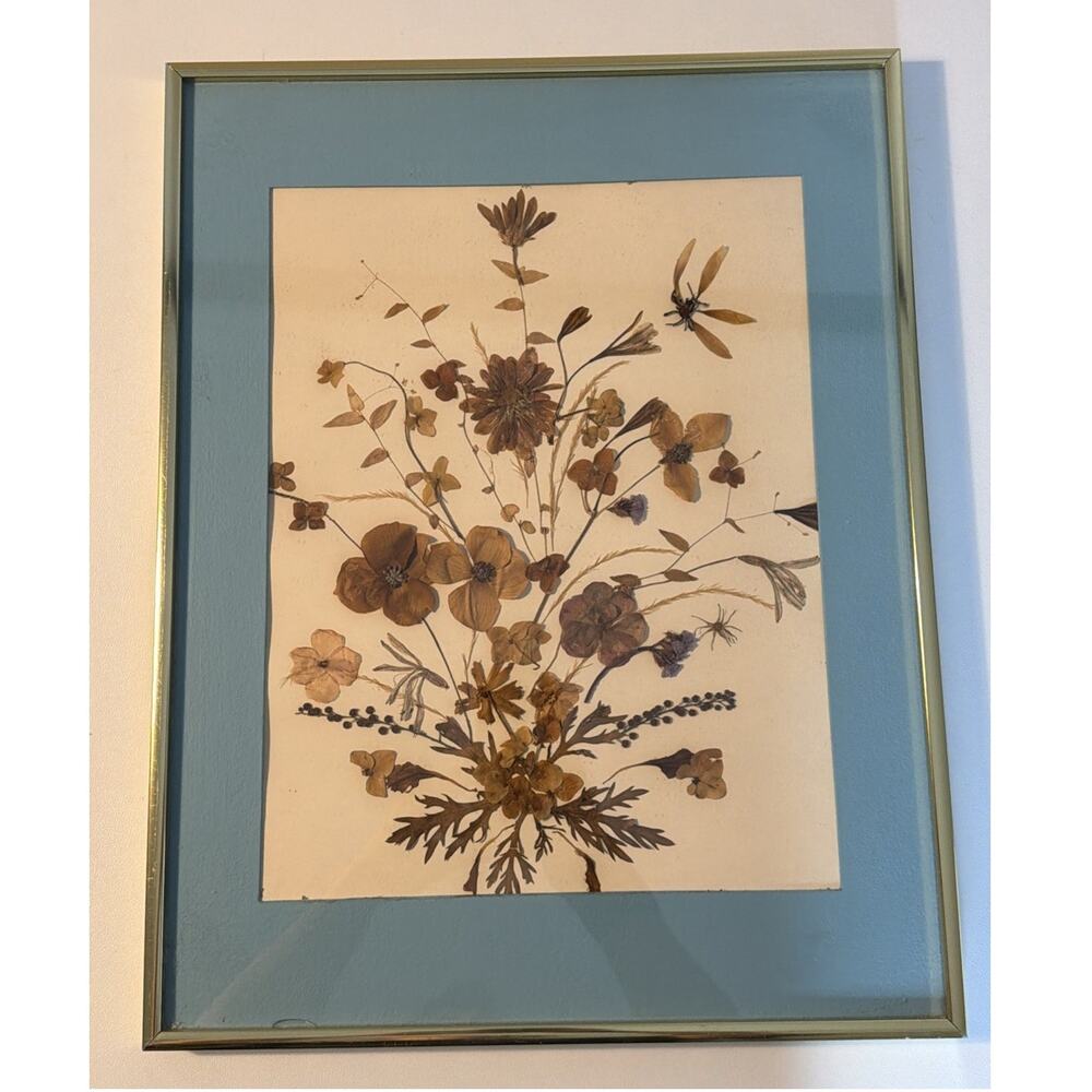 Vintage Gold Framed Pressed Flower Art Real Dried Botanical Wildflower WallDecor - Picture 1 of 7